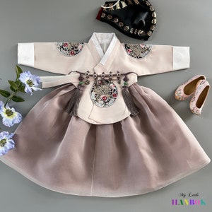 Girl hanbok