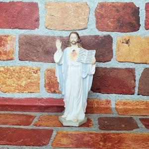 Vintage Sacred Heart of Jesus Statue - Christian Home Decor Confirmation Gift Baptism - Jesus with Old Testament