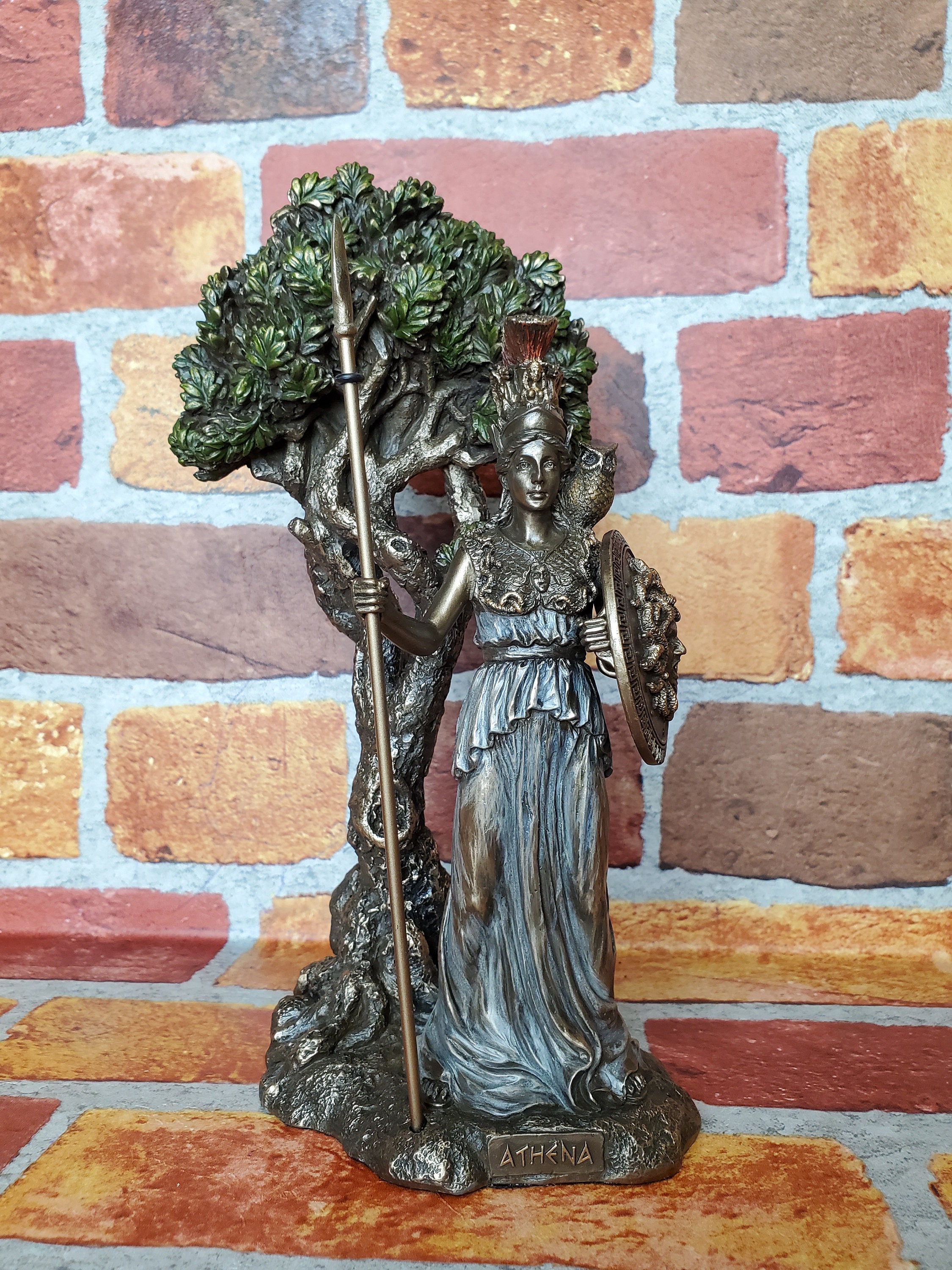 Estatua vintage de Atenea bajo el olivo sagrado: diosa griega Atenea con  búho en el altar. - Etsy España