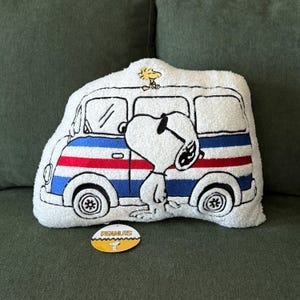Peanuts Snoopy and Woodstock Summer van Sherpa Throw Pillow | Decorative pillow | Collectible Snoopy Sherpa pillow