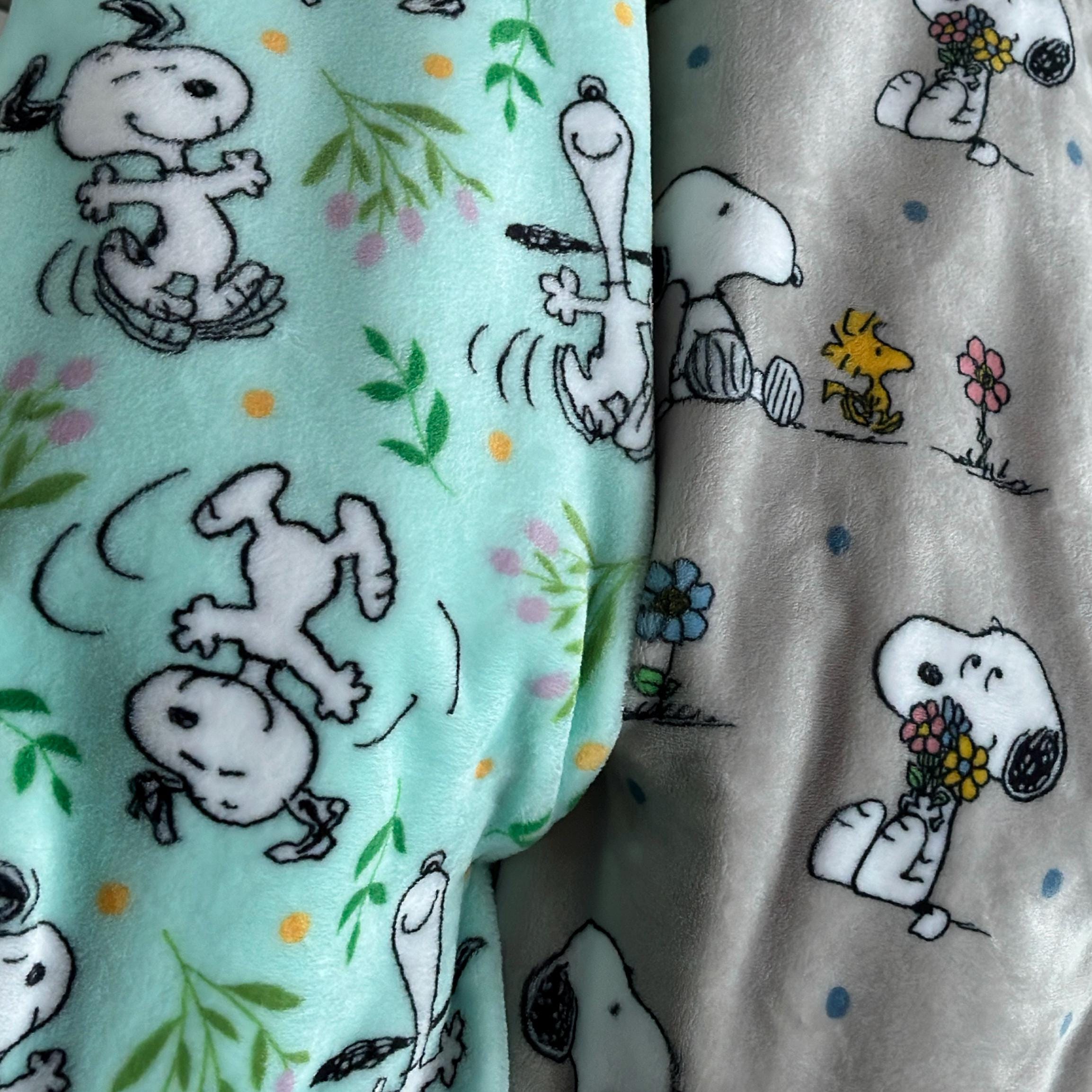 Peanuts Snoopy Extra long plush throw blanket | Snoopy Spring plush blanket | Soft floral Snoopy blanket | 2 designs