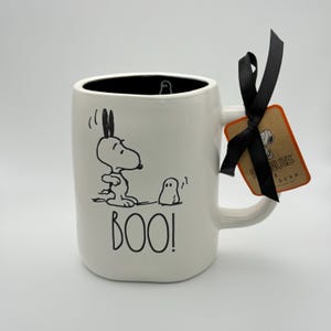 Spooked Snoopy matte Halloween mug by Rae Dunn |  Peanuts BOO! matte mug with adorned Snoopy graphic spooked by  a ghost | Great gift
