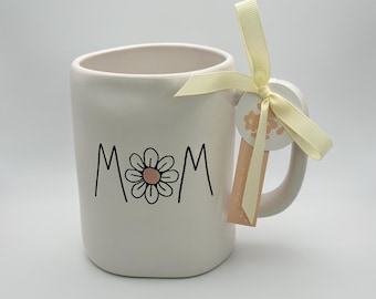 Matte mom coffee mug by Rae Dunn | Mother's day mug with engraved MOM and a daisy