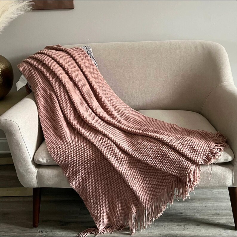 Chunky Knit Throw Blanket with Tassels – Cozy Couch Accent (50"x90") Pink