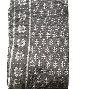 Edredón Kantha floral de algodón marrón vintage, cubrecama estilo boho con estampado de bloques. imagen 5