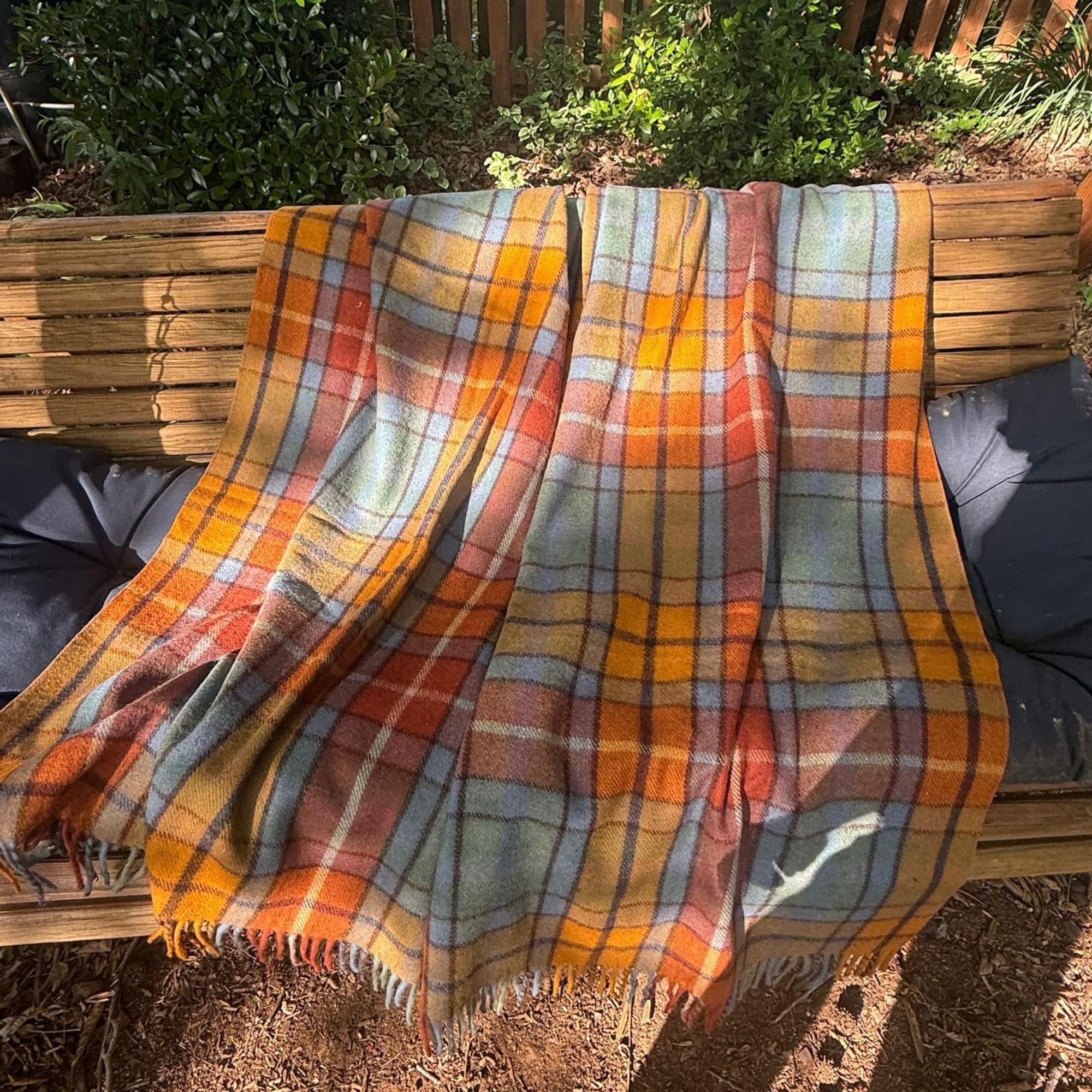 Jeté De Canapé Highland Laine Recyclée Motif Tartan Buchanan Antique