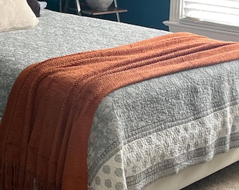 Rust Bed Throw Blanket - Burnt Orange Throw Blanket Couch - Chunky Knit Cozy Blanket Fall Home Decor - Textured Nordic Blanket With Tassels