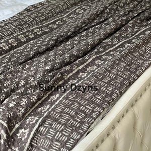 Edredón Kantha floral de algodón marrón vintage, cubrecama estilo boho con estampado de bloques. imagen 8