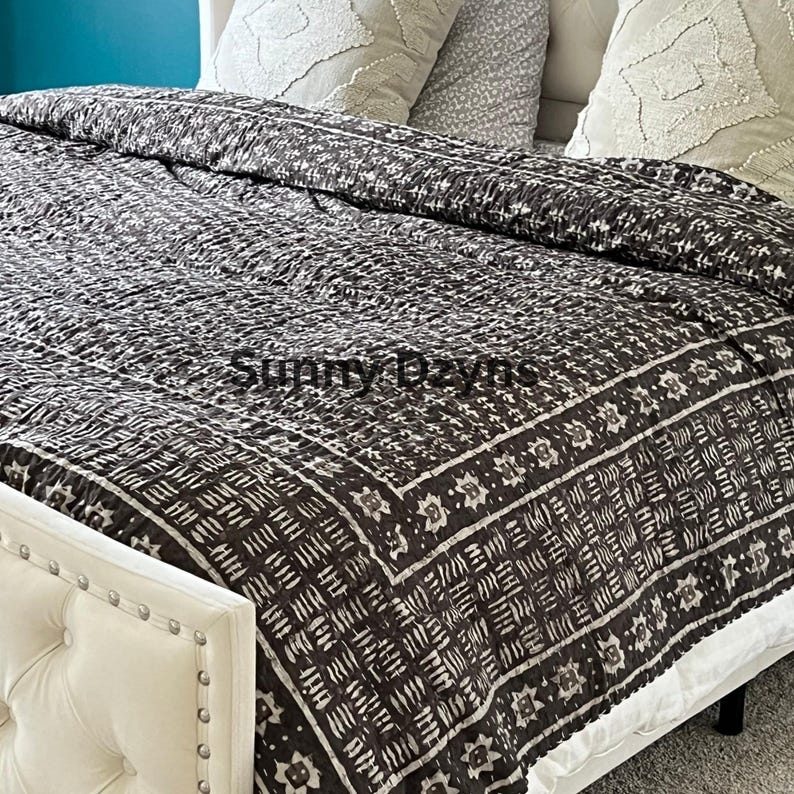 Edredón Kantha floral de algodón marrón vintage, cubrecama estilo boho con estampado de bloques. imagen 1