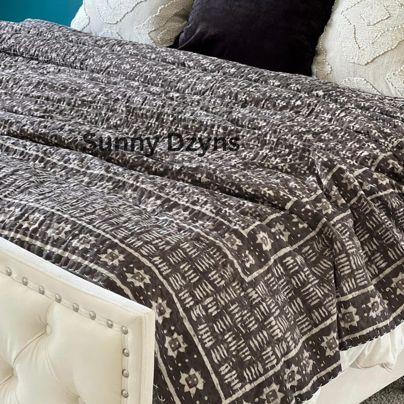 Edredón Kantha floral de algodón marrón vintage, cubrecama estilo boho con estampado de bloques. imagen 2