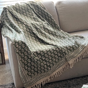 Handmade Green Floral Cotton Throw Blanket with Tassels