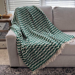 Green Floral Cotton Throw Blanket: Vintage Boho Style