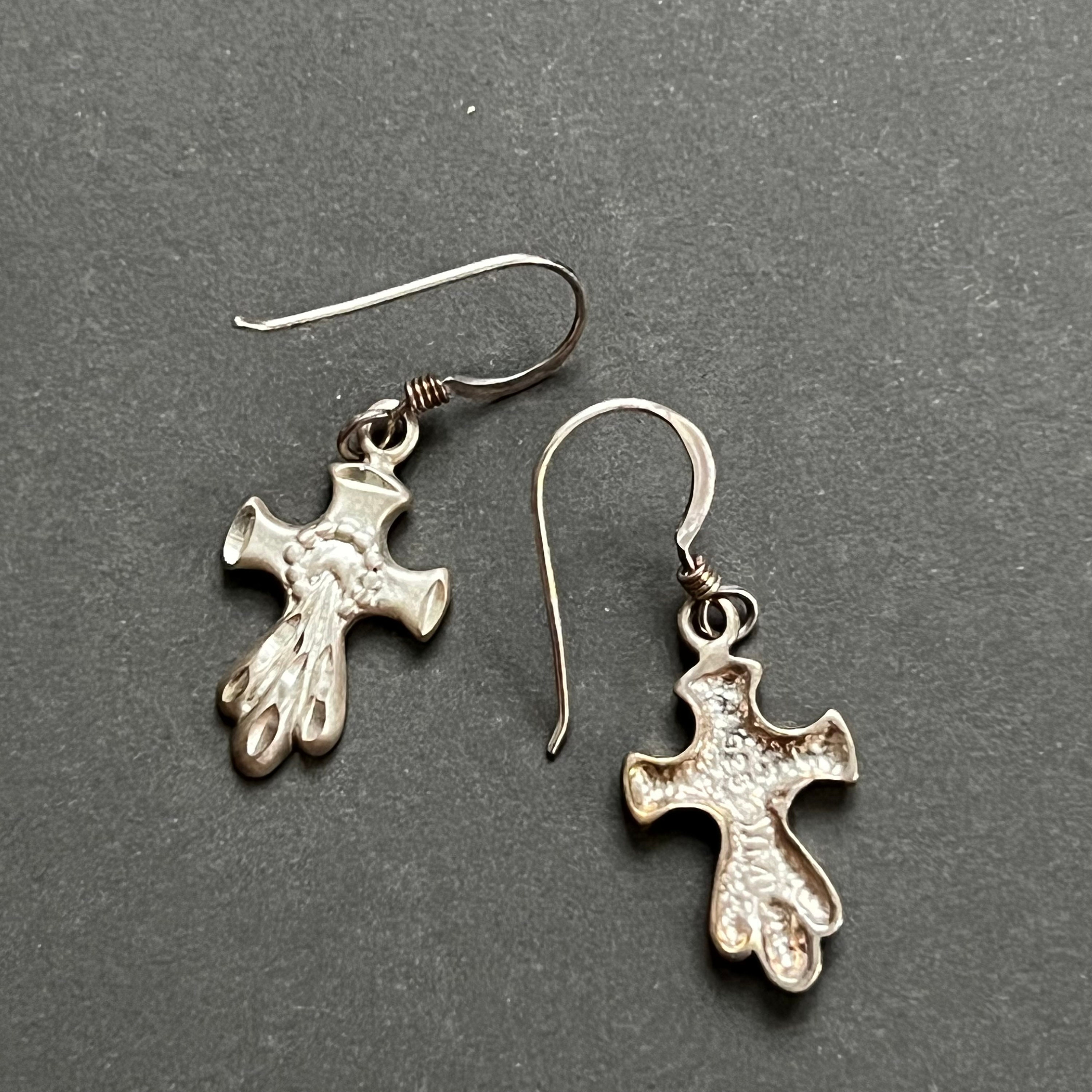 ピアス VINTAGE HOLLYWOOD Cross Line Cubic Earrings 5BNY508 KIKICHIC | CZ Pearlescent Clover Stud Earrings in 14k Gold