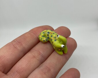 verde claro con encanto de manchas azules (2)
