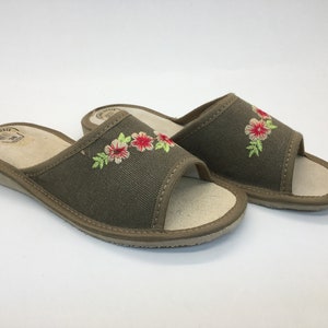 Summer women slippers/ Woman's open toe slippers /Women slippers /Christmas gift / Linen slippers/ Bridesmaids slippers