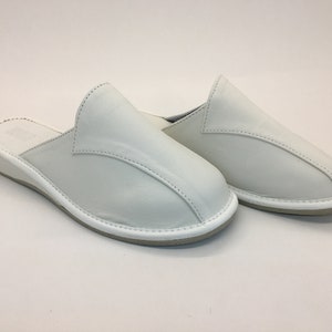 Ladies 100% Leather Slippers / Woman&#39;s closed toe slippers