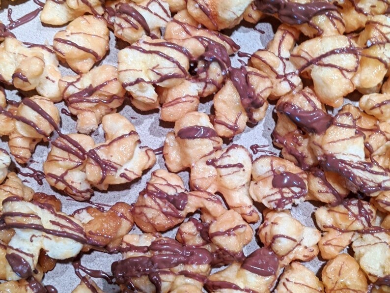 Puffs look like popcorn but no kernels. The corn is ground and Etsy