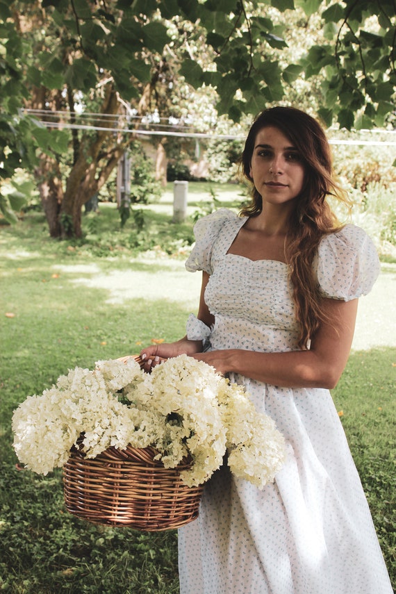 Stunning Vicky Vaughn Maxi Dress with soft Puff Sl