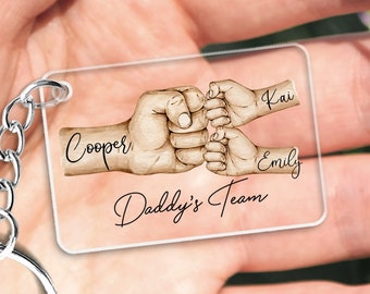 Personalized Daddy's Team Fist Bump Keychain, Custom Dad Keychain, Father's Day Gift from Kids,Father's Day Keychain,Fist Bump Dad