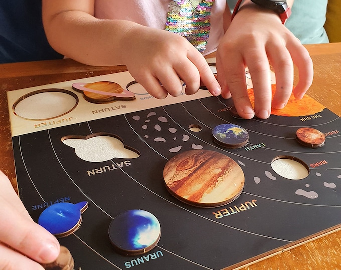 Système solaire et les planètes - Jouets Montessori - puzzle éducatif en bois - jouets éducatifs pour enfants et tout-petits - non toxique - fait main