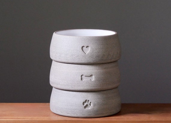 feeding bowl. ceramic. size s. heart bone paw feeding bowl. dog bowl. cat bowl. grey