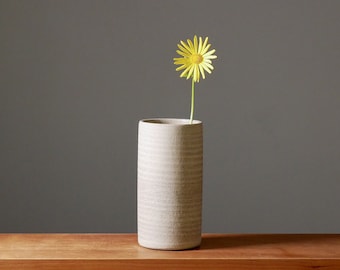 vase. ceramic. 16.5 cm. grey. cylinder. handmade. concrete.