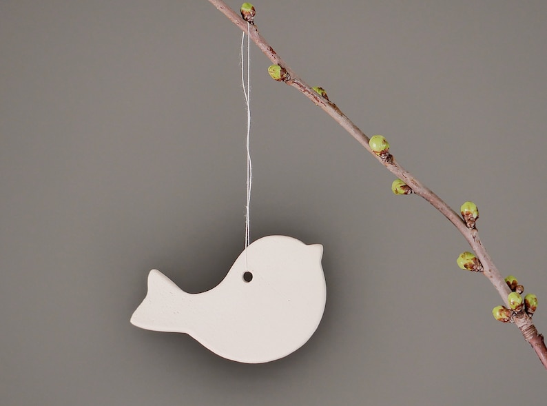 birds. 7cm. Set of 5. trailer. decoration. ceramic. porcelain. white. gift. hanging decoration. easter decoration. Easter. beep. image 1