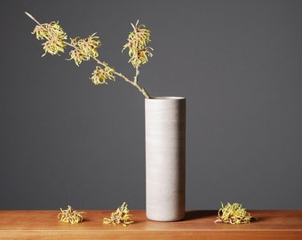 vase. ceramic. 17.5 cm. grey. cylinder. handmade. concrete.