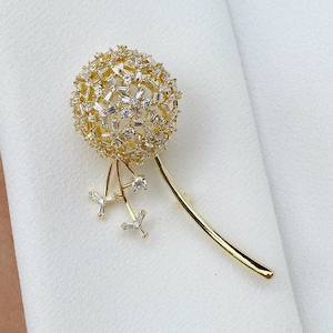 Dandelion brooch deals