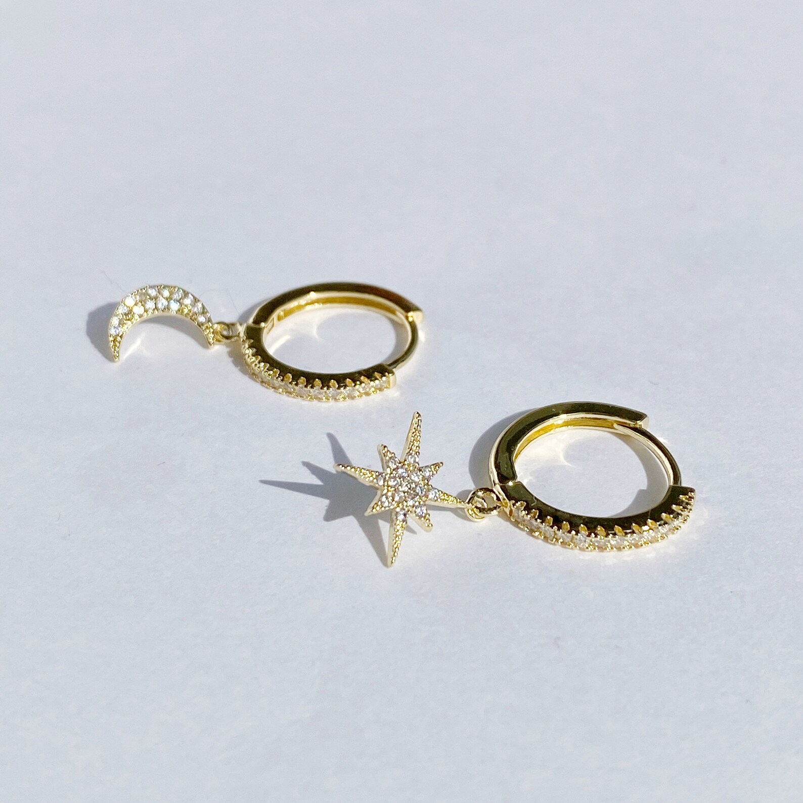 Orecchini A Perno Luna E Stella In Argento 925 Con Zirconi - Gioielli Eleganti Per Donna, Ipoallergenici, Micro Peso 0.5g