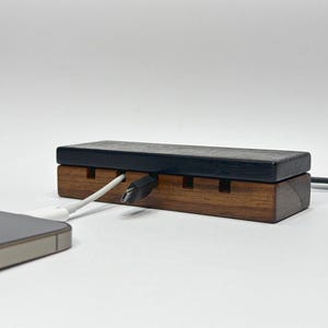 Set van 2 kabelhouders voor bureau en muur, magnetische organizer voor vijf kabels of snoeren, ergonomische bureauorganisatie