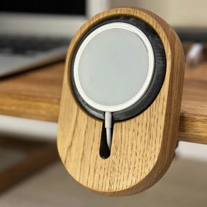 Soporte MagSafe de madera de roble, Soporte para teléfono en estante, Soporte para teléfono de color, Soporte para teléfono para escritorio