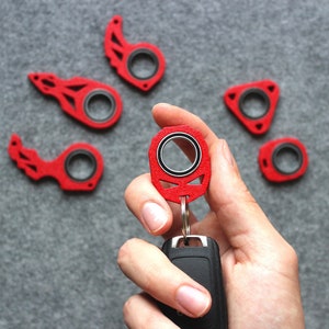 STL file Ninja Key Keychain Spinner, Keyrambit Fidget Spinner