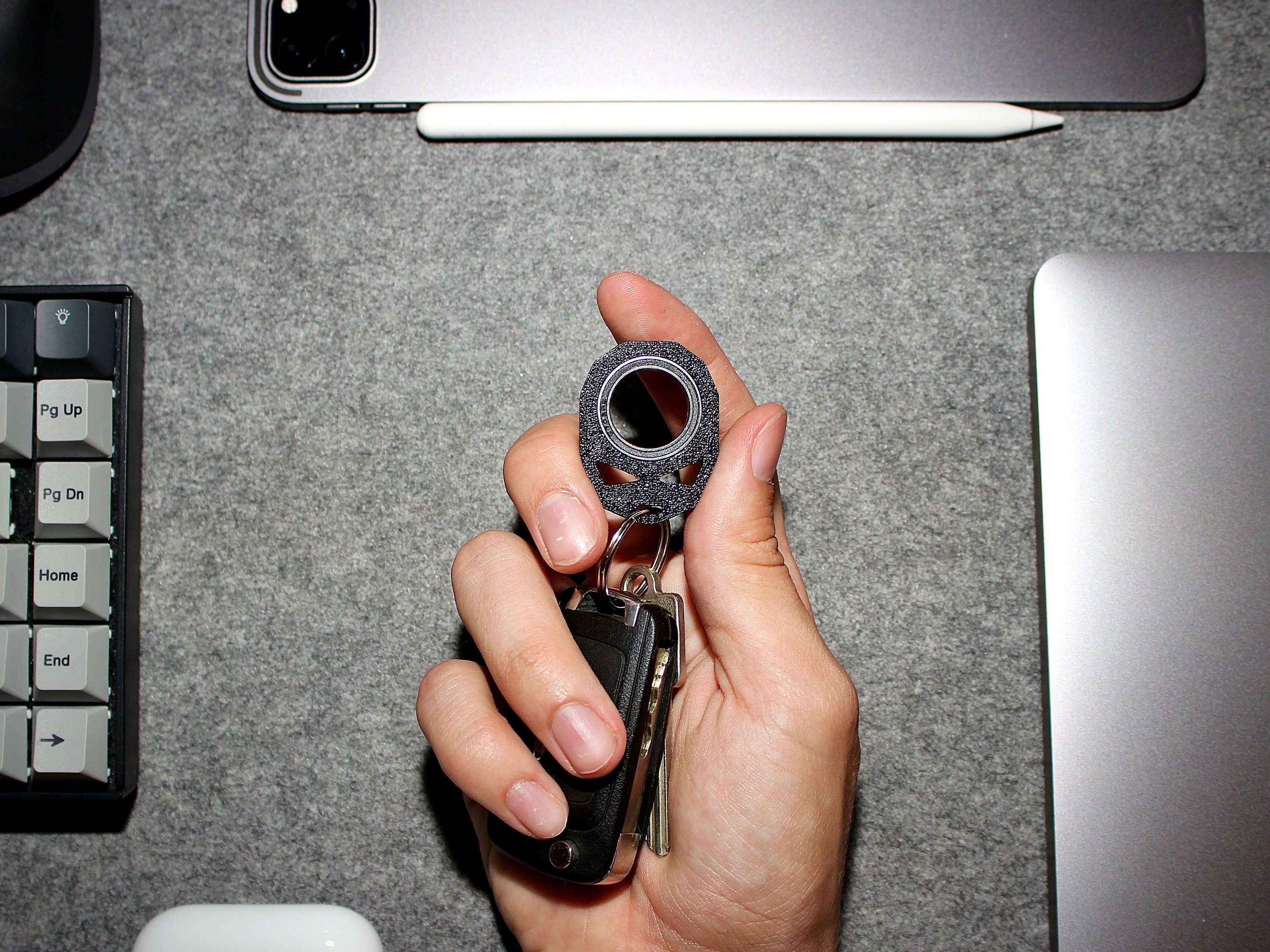 Spinly Fidget Keychain SKULL Key Spinner for cool moves Karambit Style  Keychain Schlüsselanhänger - .de