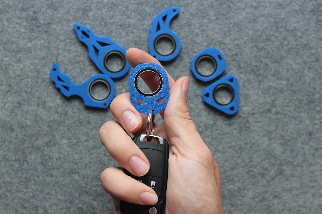 Spinly Fidget Keychain BLUE Edition Key Spinner for Cool Moves Karambit