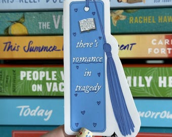 Hay romance en la tragedia Etiqueta adhesiva para marcapáginas / Etiqueta adhesiva para libros / Etiqueta adhesiva para aventuras / Etiqueta adhesiva para novelas / Etiqueta adhesiva para libros románticos / Etiqueta adhesiva para marcapáginas