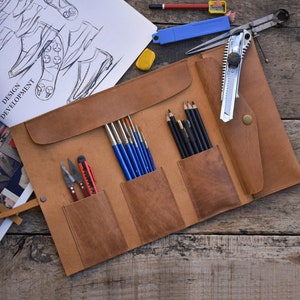 Leather paint brush roll, Gift ideas for artists, Artist roll, Paint brush holder, Best gifts for artists, paint brush roll up pouch