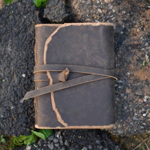 Handmade Leather Journal: Vintage Travel Diary, Sketchbook (7x5 Inch)