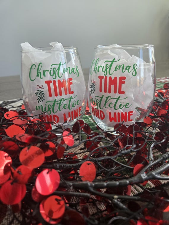 Christmas wine glass, holiday glass, gift for her, Christmas gift
