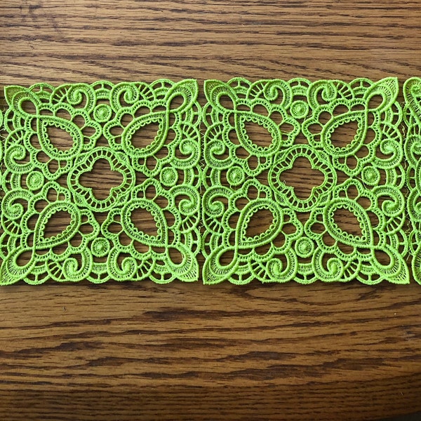Lace Doily - Lime Green 5 in. x 15 in.