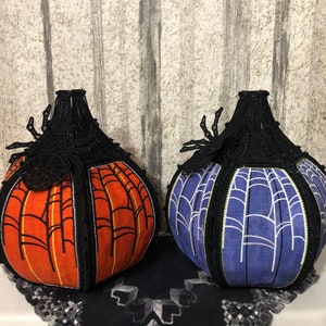 Lighted Spider Web pumpkin - orange/black or purple/white