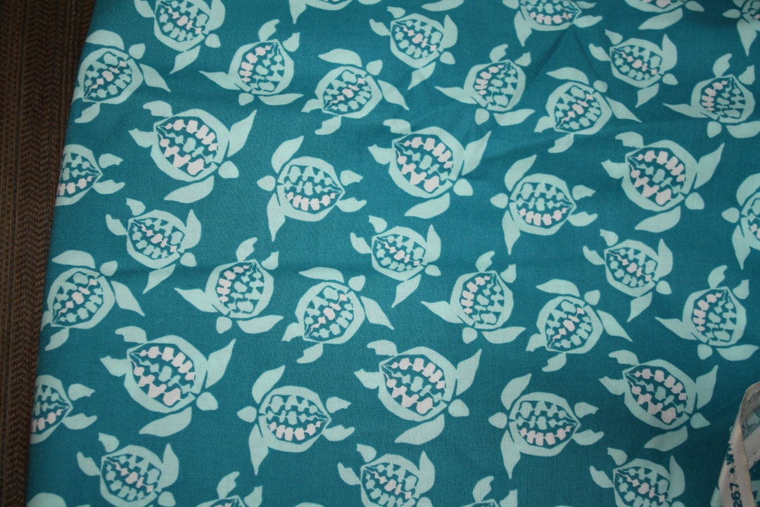 Sea Turtles Cotton Fabric Aqua Ocean Sealife Material 1/4 Yard 9 X 44