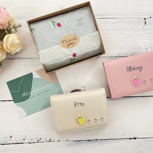 Cartera de fresa kawaii / billetera personalizada / billetera japonesa corta Mini billetera / bolso rosa / titular de tarjeta / regalo para ella / regalo de cumpleaños