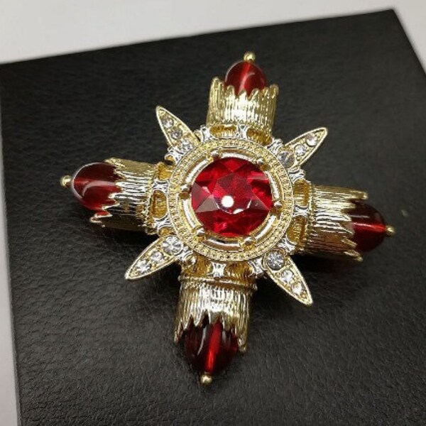 Maltese Cross Brooch - Etsy