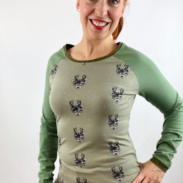 Shirt "Mona" Hirsch grün-beige langarm, Raglanshirt Damen mit Hirschmotiv, Slowfashion Handmade with Love