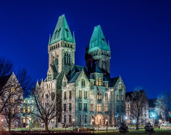 Photo Buffalo Architecture of Hotel Henry at Night