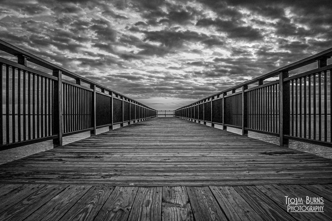 Photo Pier at Gallagher Beach in Buffalo in Black and White Etsy
