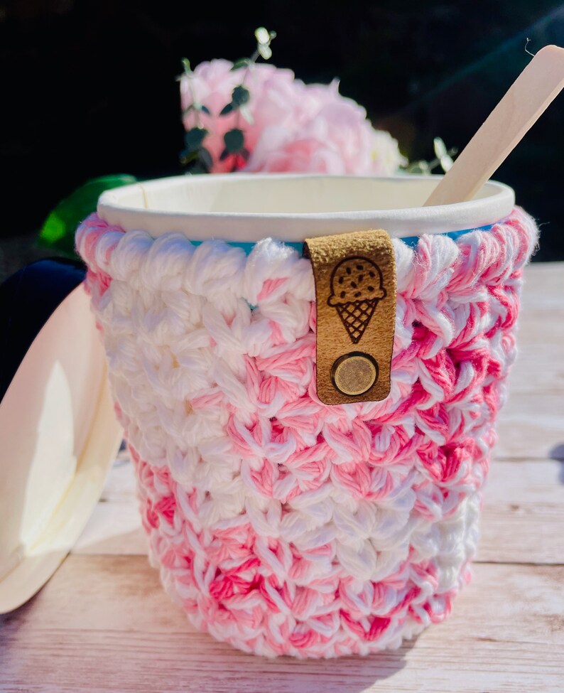 Cotton Ice Cream Pint Cozy: Reusable 500ml Tub Holder with Spoon Strawberries & Cream