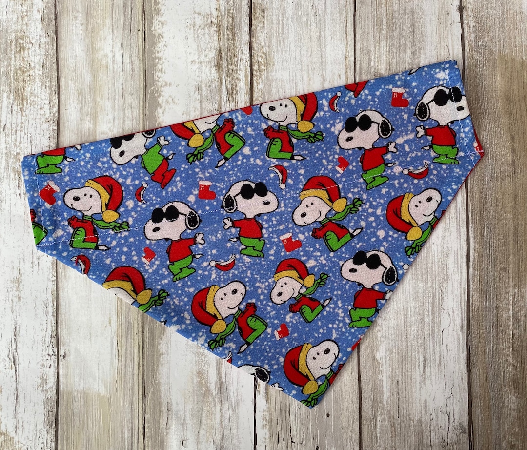 Christmas Peanuts/snoopy Dog Bandana/snoopy/pet Bandana/ Dog Scarf/gift for Dogs Bandana/snoopy