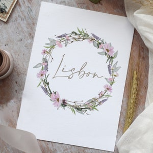 Cartes de visite pour table de mariage, numéros de table de réception, vert sauge, bleu, imprimés. Collection « Whisper Wreath »